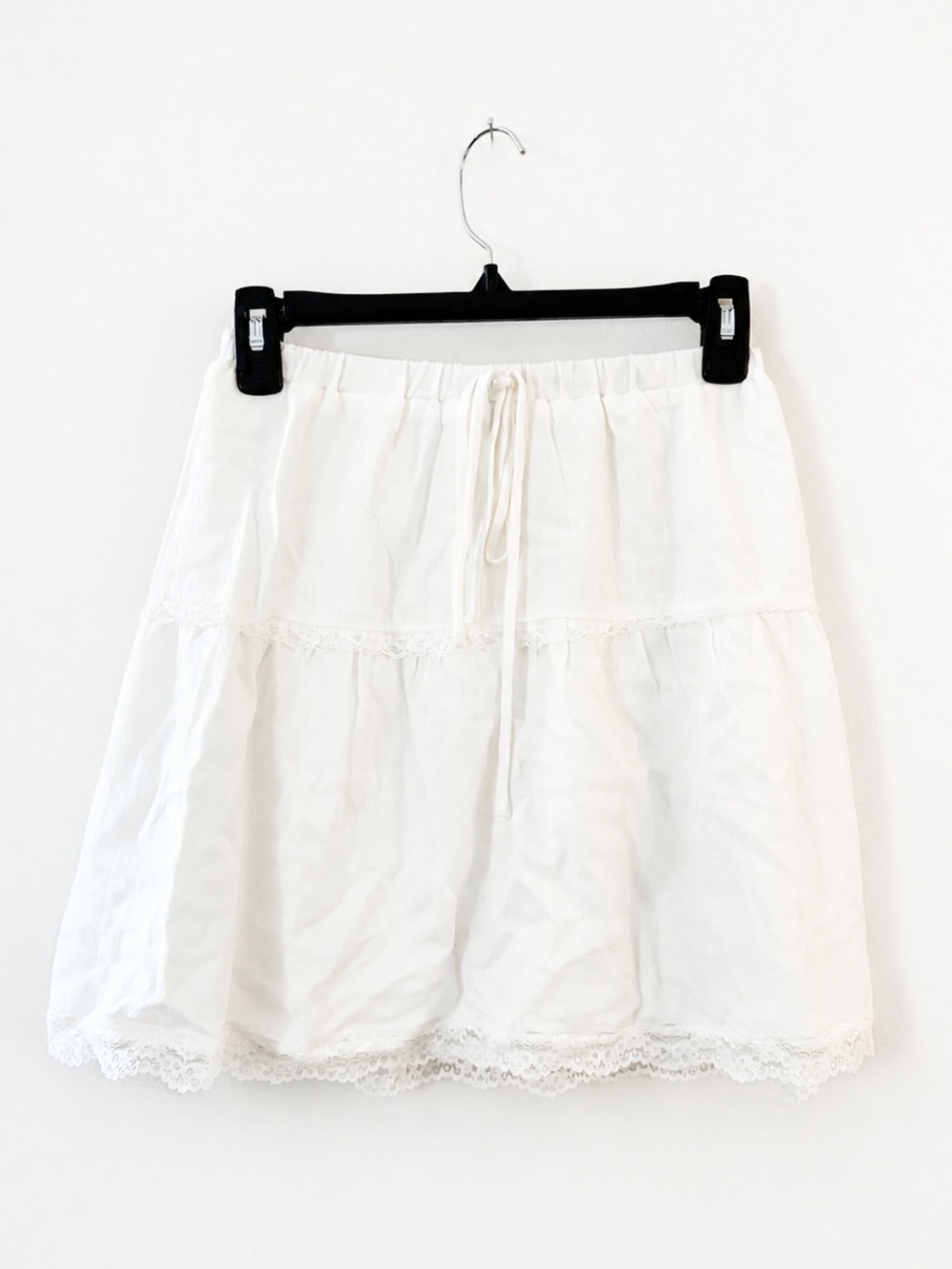 Paper Crane White Tiered A-Line Skirt with Lace Trim
